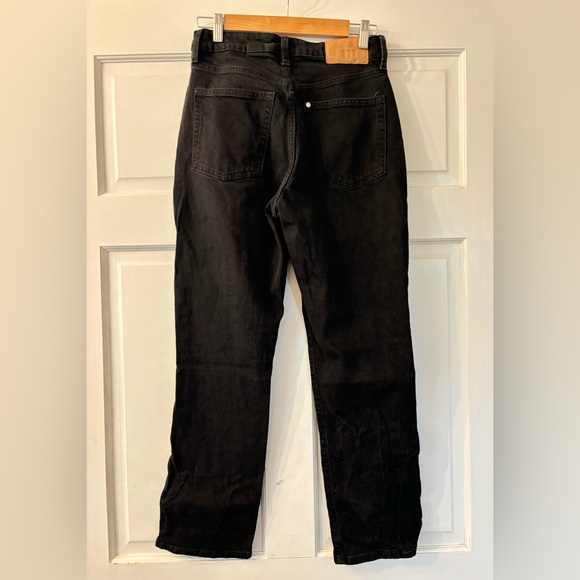 Ultra high Mom Jeans 🖤 - Picture 3 of 4